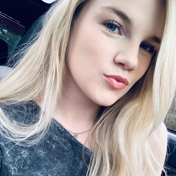 Meet your Posher, Dezaray - Picture 1 of 1